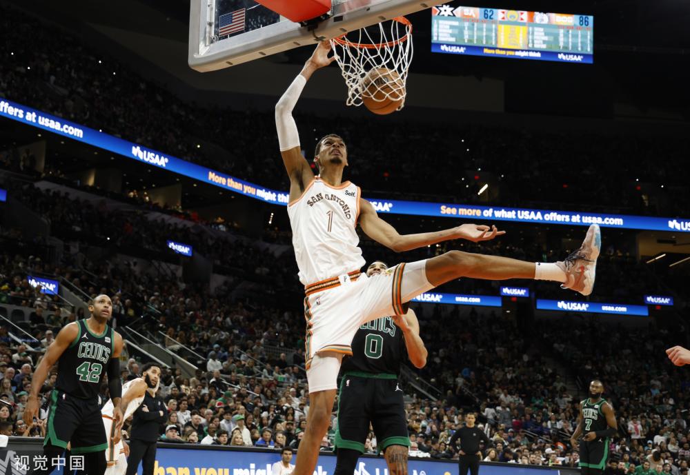 并贡献了5 并贡献了5