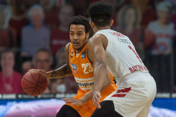 赛程依然充 赛程依然充